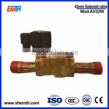 Solenoid valve for refrigeration condensing units