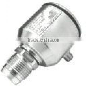 Pressure transmitter for food- and pharmaceutical industry