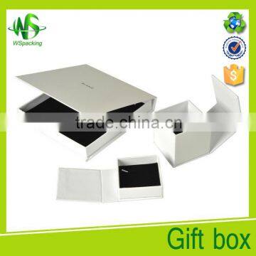 White trendy fancy paper jewelry set boxes