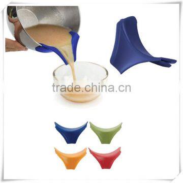 High quality food grade silicone Slip on Pour Spout