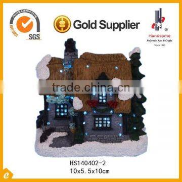 4 Inch Hotsale Gifts Resin Arts and Craft Christmas Lighting House With Decoration