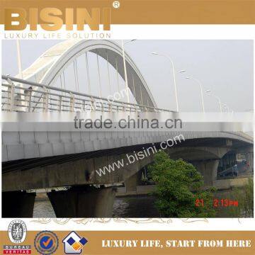 White Half-moon-shaped Steel Bridge, Customized Decorative Steel Structure Landscape Bridge, Car Bridge (BF08-Y10038)