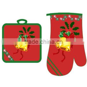 good personalised potholders and oven mitts with red flower pattern