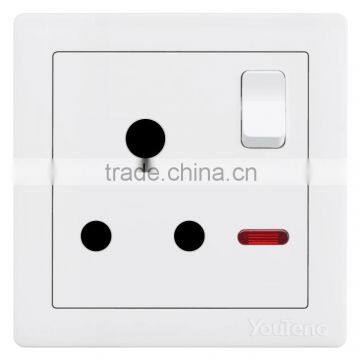 wall round 3 pin socket uk
