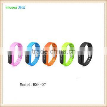 2015 wristband personal alarm/vibration alarm wristband pedometer