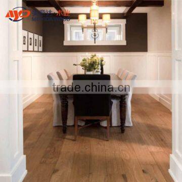 Engineered Natural Oak Brushed and Lacquered Wood Flooring