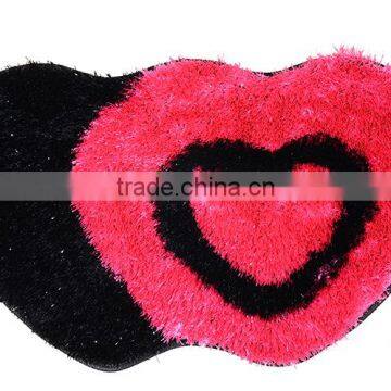 shaggy long pile heart shape polyester red color shaggy bath mat