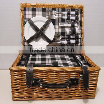 Great wicker Picnic Basket With Cups, Plates, Utensils For 2 person