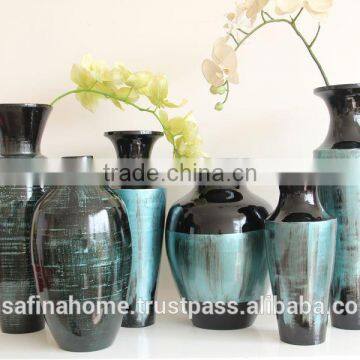 Round colored lacquer flower vase