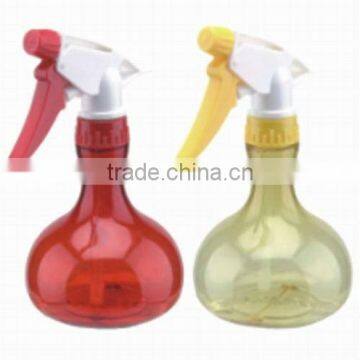 Plastic trigger spray bottle