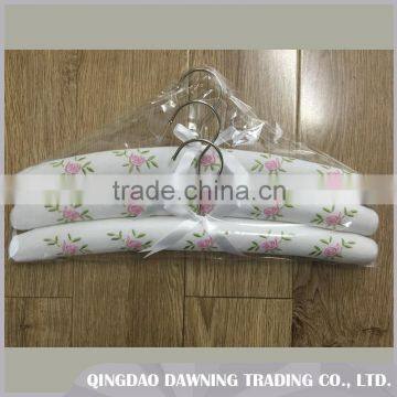 Europen Fashion Padded White Coat Hangers With Embroidery