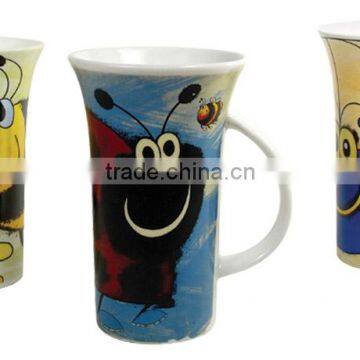 Horn mug with animal design