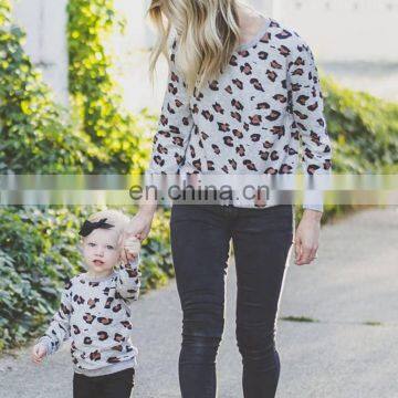 New Family Matching Christmas Mommy and Me Outfits Pullover Sweatshirt Mother Daughter Women Leopard Kitted Sweater photo-2