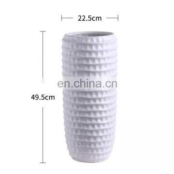 Japan Simple Relief Decorative Vase Custom Tall Floor White Flower Vase Porcelain for Home photo-3
