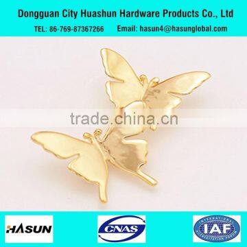 Latest design wholesale women jewelry golden alloy butterfly brooch