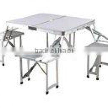 Outdoor folding table