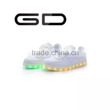 GD wholesale pure color low price and quantity shining LED shoes women