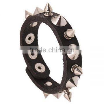 One Row Spike Fashion Leather Bracelet Star Wore Spike Bangle