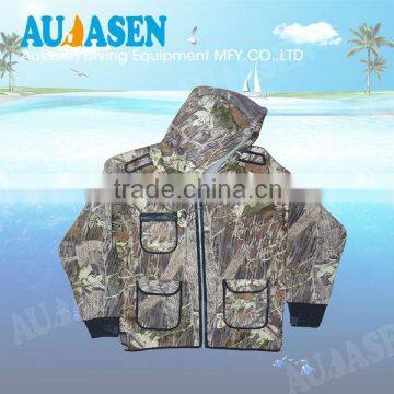 Durable neoprene jacket for fishing and hunting