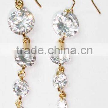 Fashion earring with stones pendant white