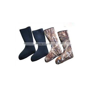 comfortable slip-resistant waterproof neoprene socks