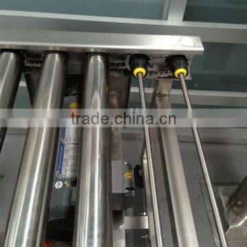 Roller conveyor machine