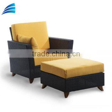 Lounge chair with footrest