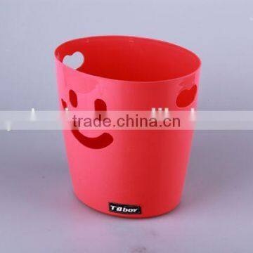 Hollow Out Smiling Face Plastic Trash Can Household Garbage Can/Rubbish Bin