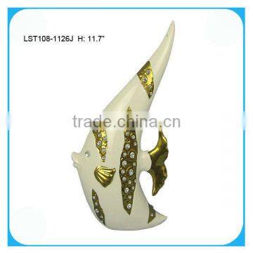 Ceramic fish for home decoration