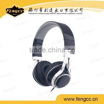 2016 Popular stereo wired headphones with mic for black color