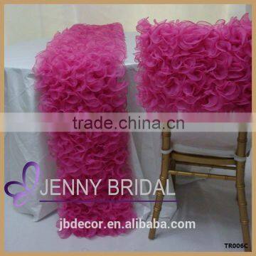 TR006C fancy design fuschia rose red ruffled organza wedding table runner                        
                                                Quality Choice