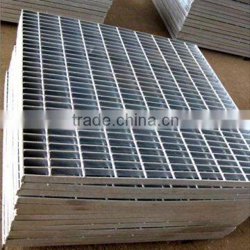 Heavy gauge galvanized welded wire mesh panel for fence