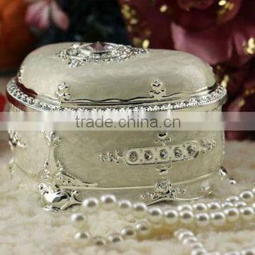 Luxury Handmade Custom Heart Shaped Sliver Plating European Style Lead Tin Zinc Alloy Metal Jewelry Box Accessories Gift Box photo-4