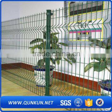 Hot Dipped Galvanized Pvc Coated Weld Wire Mesh Triangle Bending Fences for Houses Factory(curved Fence) photo-4
