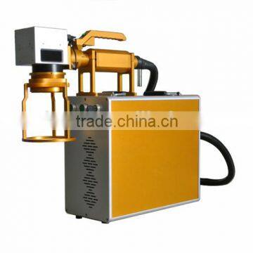 Portable handhelded metals 50W fiber laser chassis number marking engraving machine