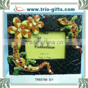 Custom picture photo frame with lizard design