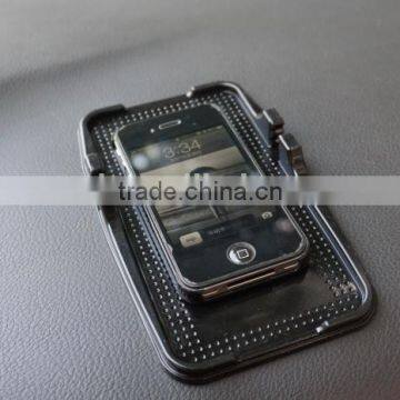 The Cheapest and Simplest DIY Cell Phone/GPS Mount in a Car photo-2