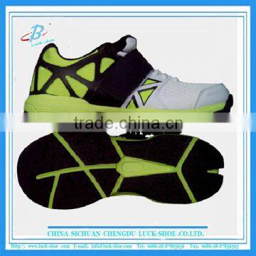 New design customized shoe cricket shoe for man