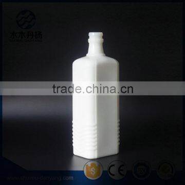 High quality 500ml white rectangle glass material bottle wine bottle