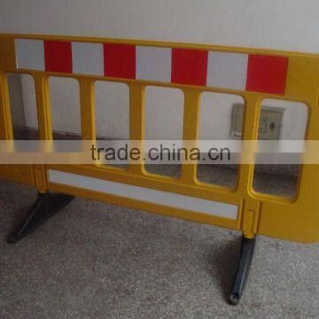 yellow PE durable red plastic traffic road barrier