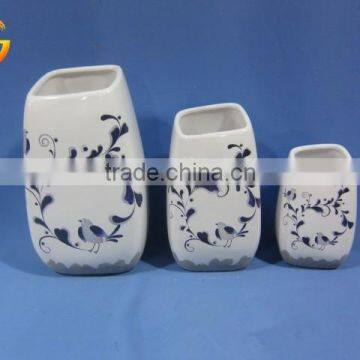Hot Selling Ceramic White Glossy Flower Urn Decoration photo-4