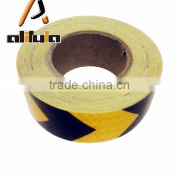 50mm*25m Arrow Adhesive Reflective Tape For Truck / Vehicles