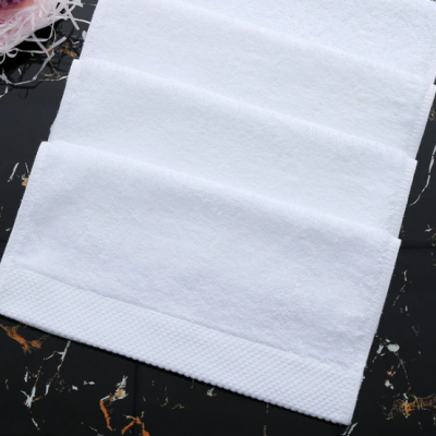 Бельевые полотенца для лица с террированной поверхностью и бортиком из хлопкового сатена