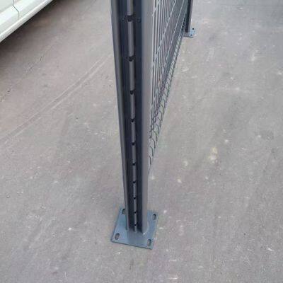 Custom Size 3D Curved Fence for Airport Perimeter Security With Crash-Rated Standards photo-2