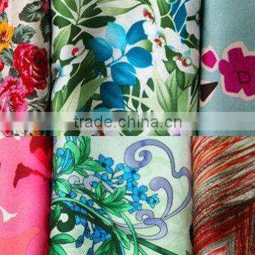 2013 Hot Sale PRINT 100% Polyester Spun Fabric for Fashion Garment, Dresses,suit, Jacket and Proof Coat,Scarf, Home Textile photo-2