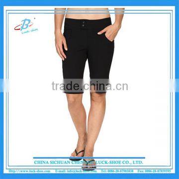 Women balck slim fit button shorts