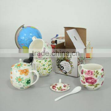 LOW MOQ porcelain mug with lid with spoon,beautiful coffee mug