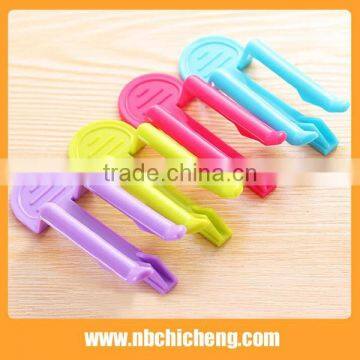 Plastic Garbage Bin Clip/Trash Clip photo-5