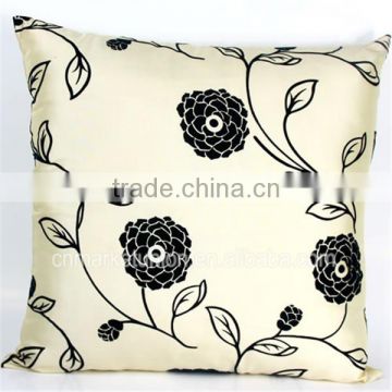 cushion 100% polyester with filling pattern design