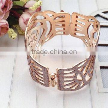 Popular Frosted Rose Bangles for Girls Jewelry,gold Hollow Iron Bangle in Yiwu photo-4